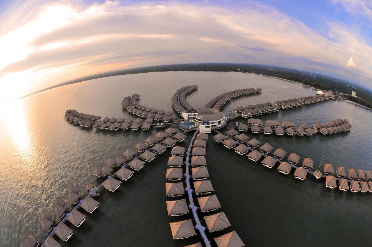 Avani Sepang Goldcoast Resort Kampong Bagan Lalang Eksteriør bilde Aerial view of the resort