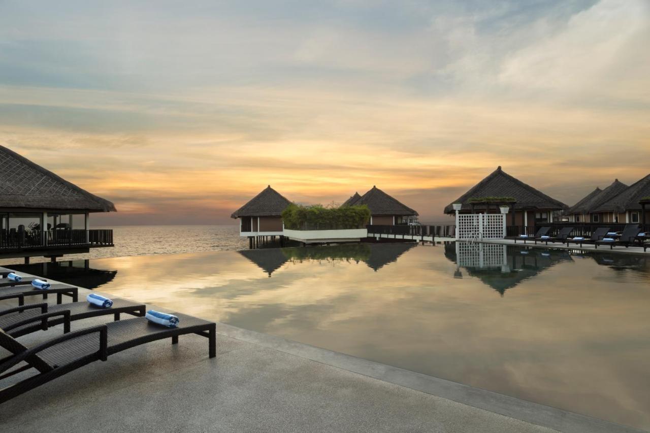 Avani Sepang Goldcoast Resort Kampong Bagan Lalang Eksteriør bilde Sunset at the resort
