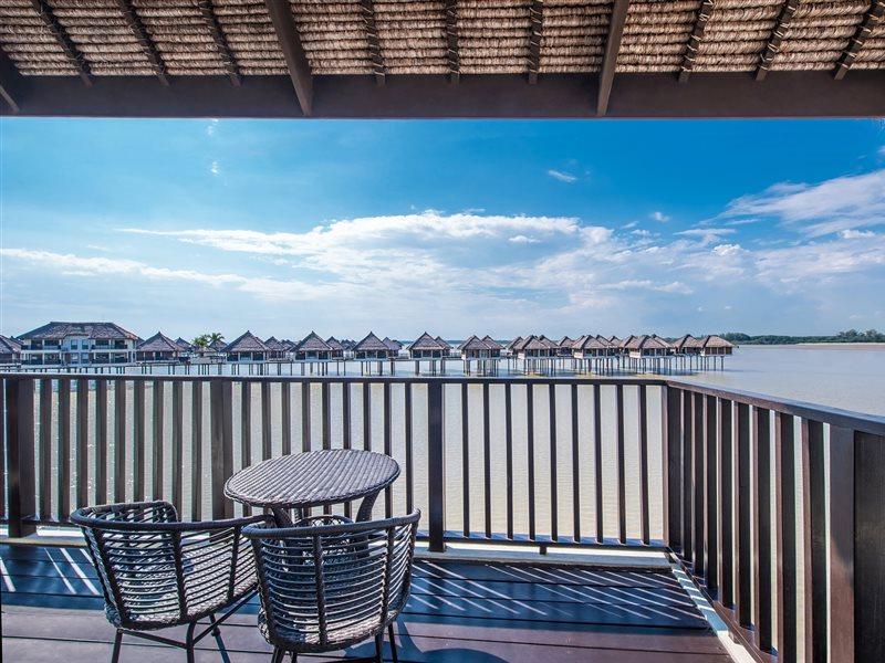 Avani Sepang Goldcoast Resort Kampong Bagan Lalang Eksteriør bilde View of the resort from the balcony of a villa