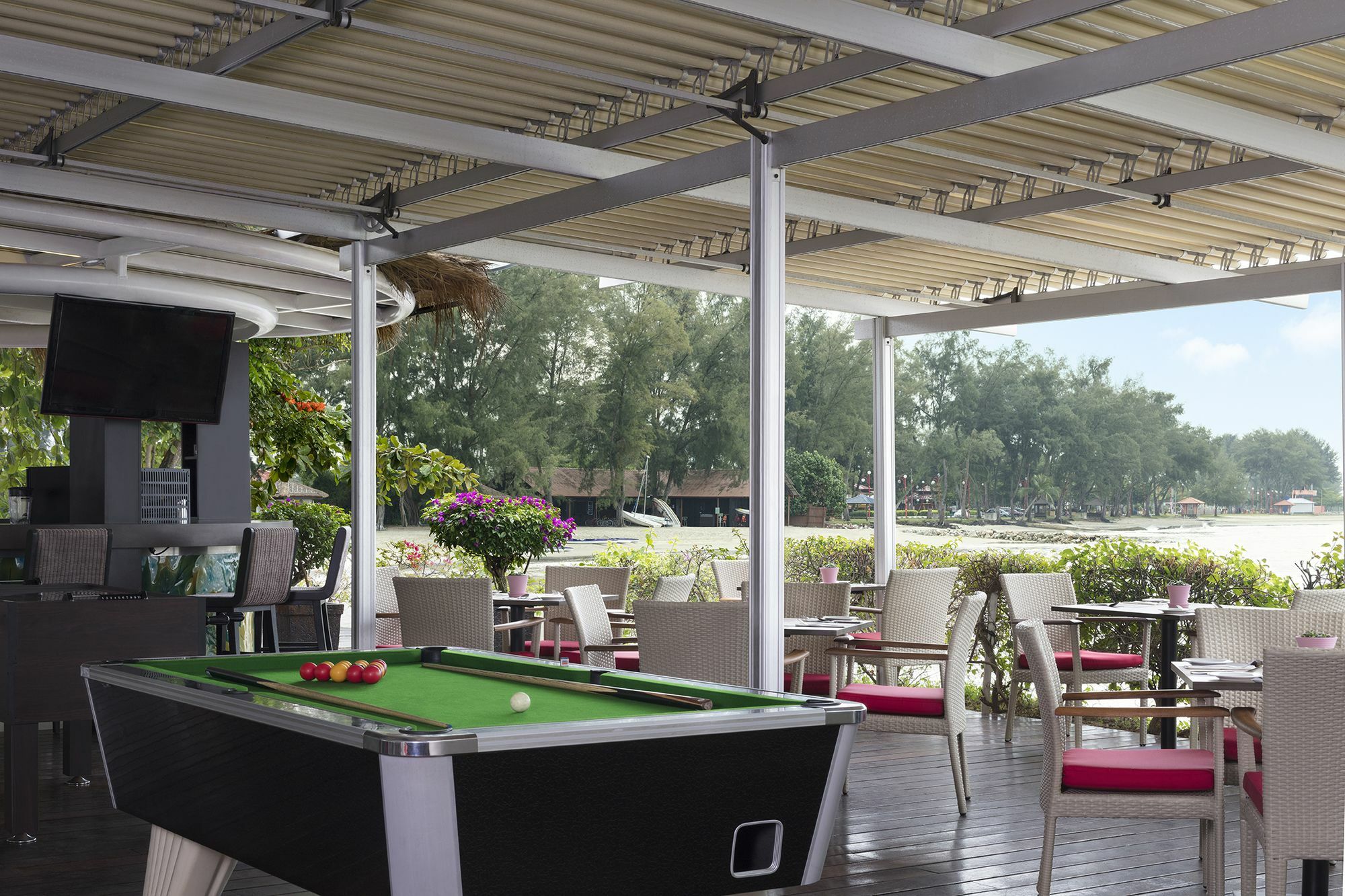 Avani Sepang Goldcoast Resort Kampong Bagan Lalang Eksteriør bilde The clubhouse at the Royal Berkshire Polo Club